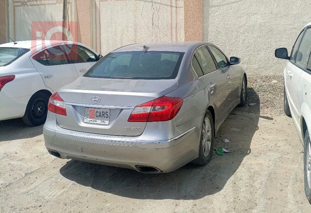 هیوندای جێنسس